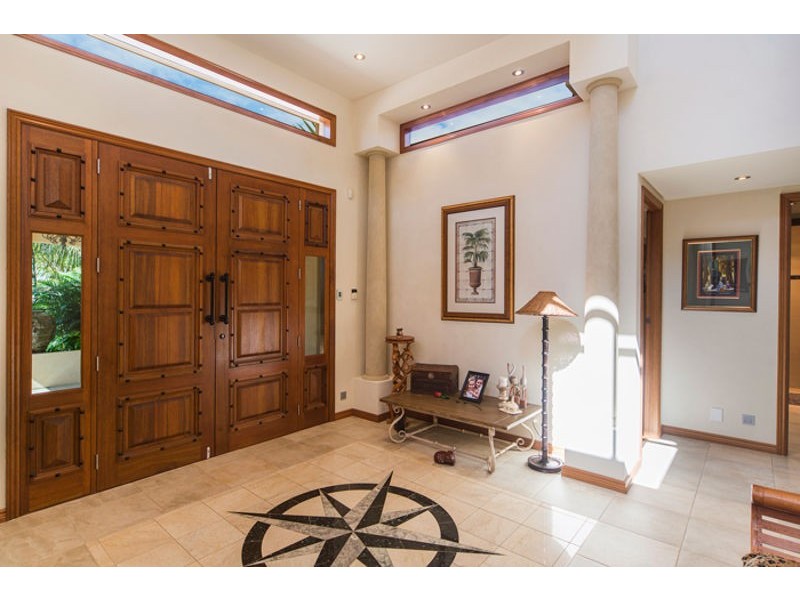 2580 Gracemere Cct North, Hope Island QLD 4212