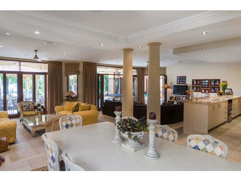 2580 Gracemere Cct North, Hope Island QLD 4212