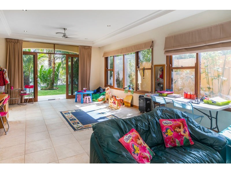 2580 Gracemere Cct North, Hope Island QLD 4212