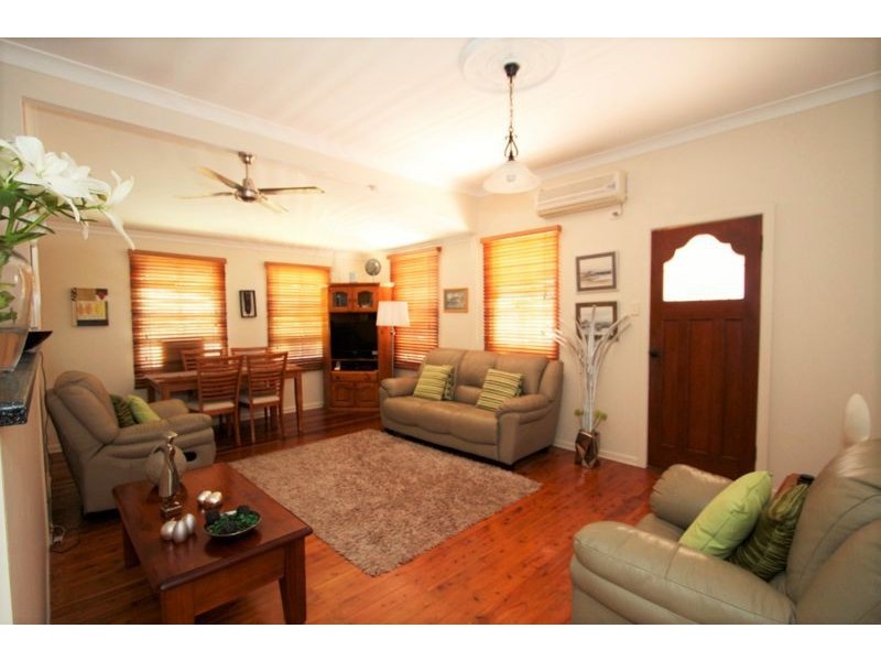 87 Arthur St, Woody Point QLD 4019