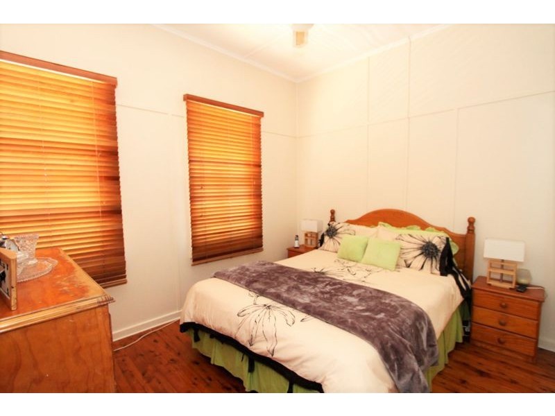87 Arthur St, Woody Point QLD 4019