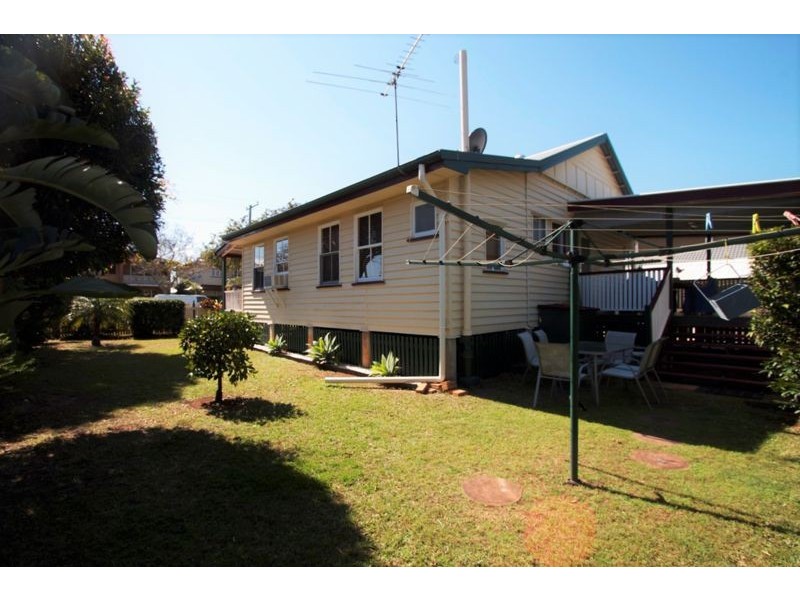 87 Arthur St, Woody Point QLD 4019