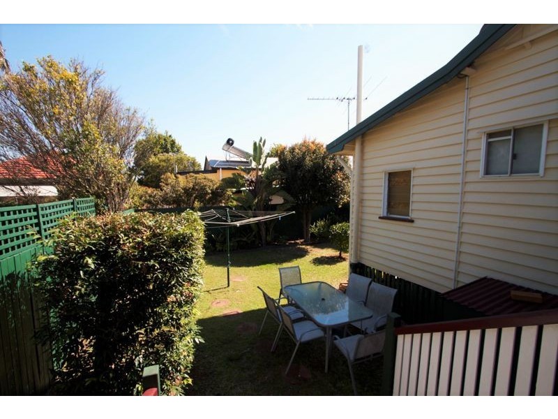 87 Arthur St, Woody Point QLD 4019