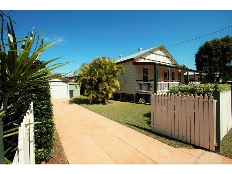 87 Arthur St, Woody Point QLD 4019