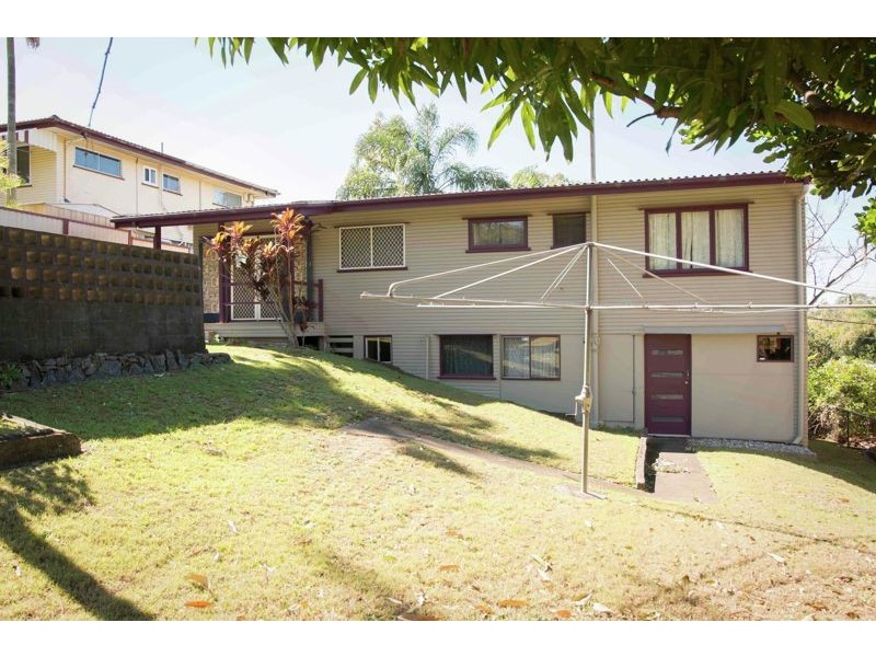 232 Appleby Rd, Stafford Heights QLD 4053