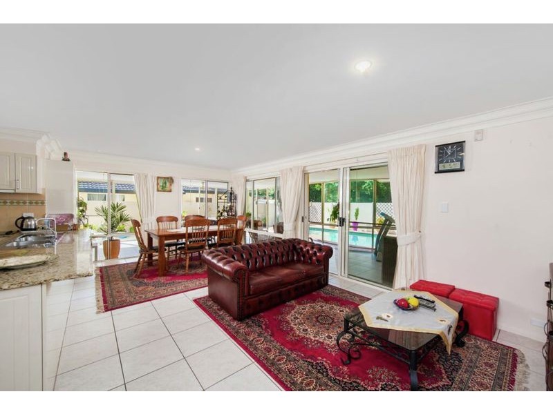 26 Oyster Cove Promenade, Helensvale QLD 4212