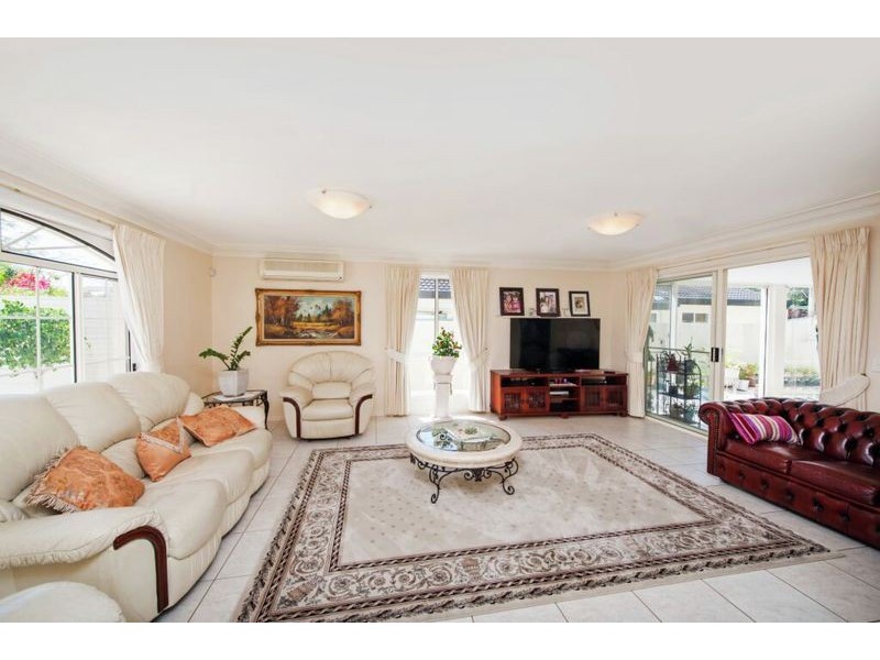 26 Oyster Cove Promenade, Helensvale QLD 4212