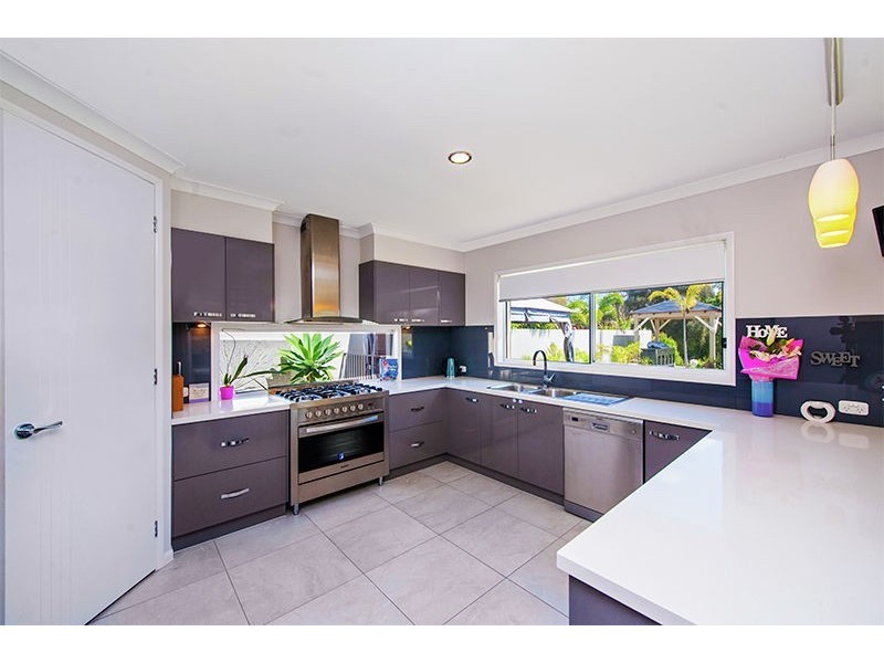 75 The Peninsula, Helensvale QLD 4212