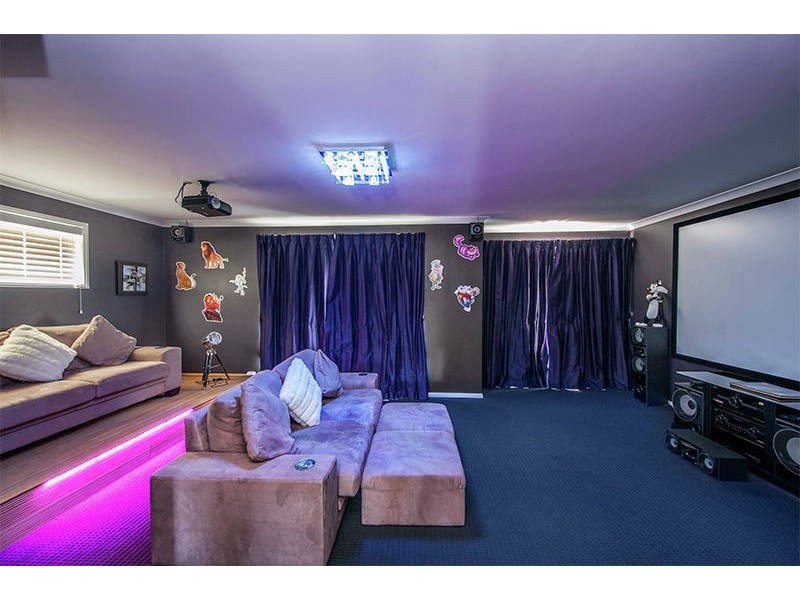 75 The Peninsula, Helensvale QLD 4212