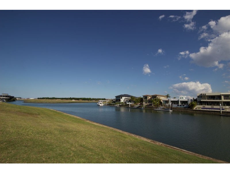 2631 Virginia Dr, Hope Island QLD 4212