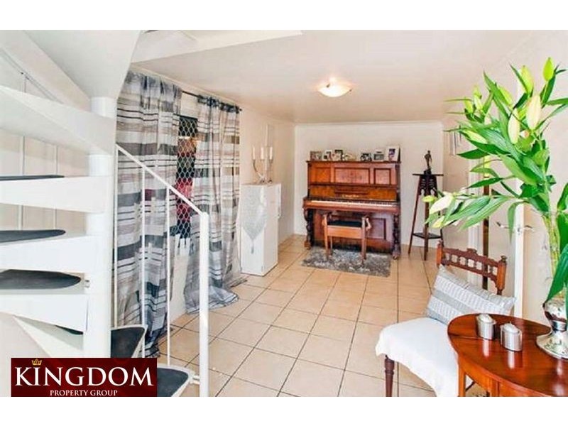 19 Fourth Ave, Scarborough QLD 4020