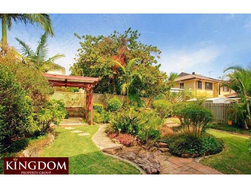 19 Fourth Ave, Scarborough QLD 4020
