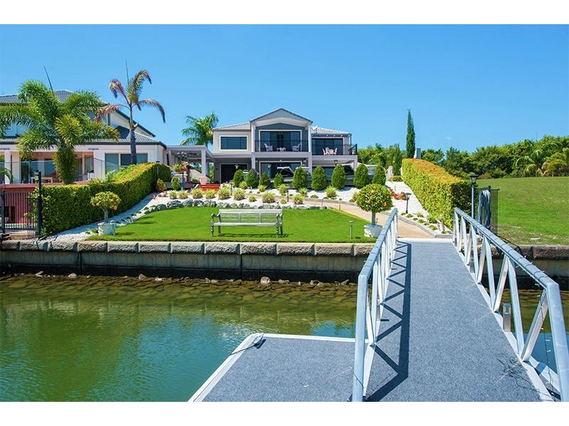 2107 Carlton Cl, Hope Island QLD 4212