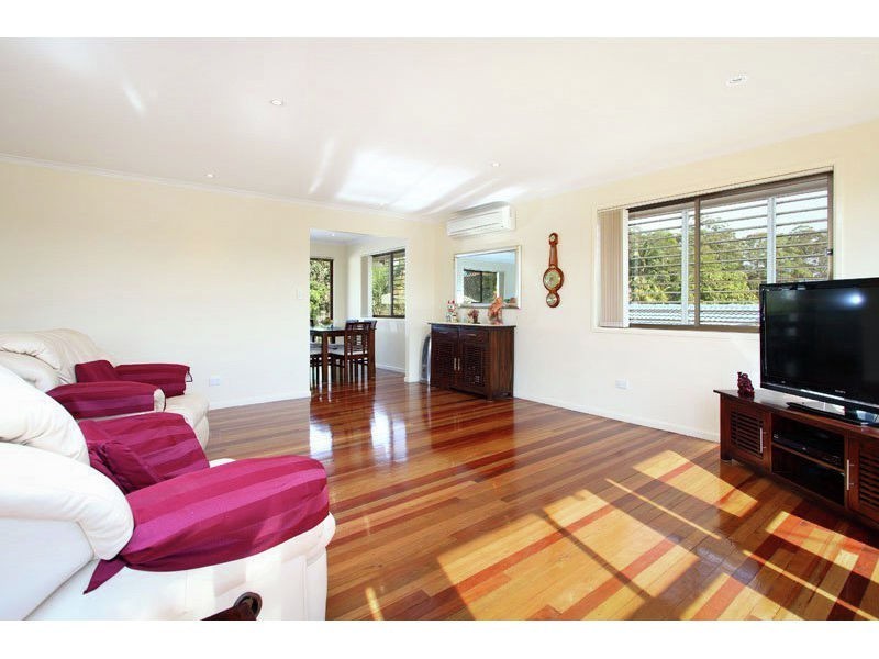 8 McCracken St, Wishart QLD 4122