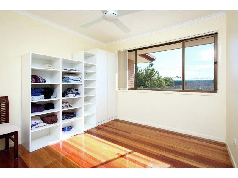 8 McCracken St, Wishart QLD 4122