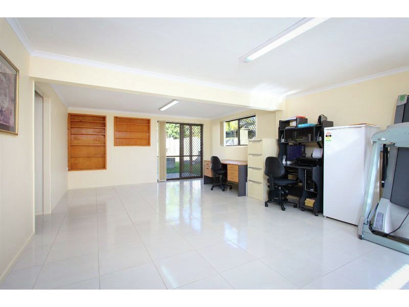 8 McCracken St, Wishart QLD 4122