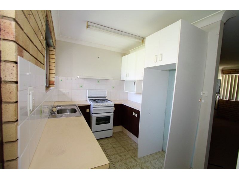 2/53 Ellen St, Woody Point QLD 4019
