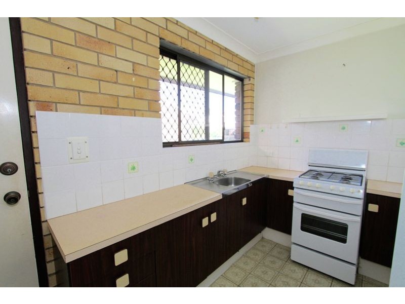 2/53 Ellen St, Woody Point QLD 4019