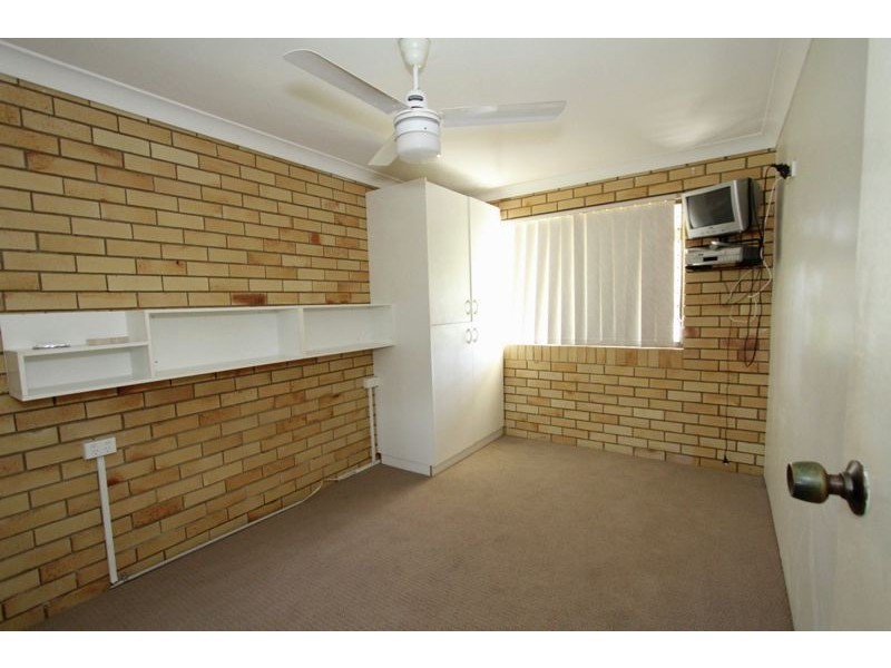 2/53 Ellen St, Woody Point QLD 4019