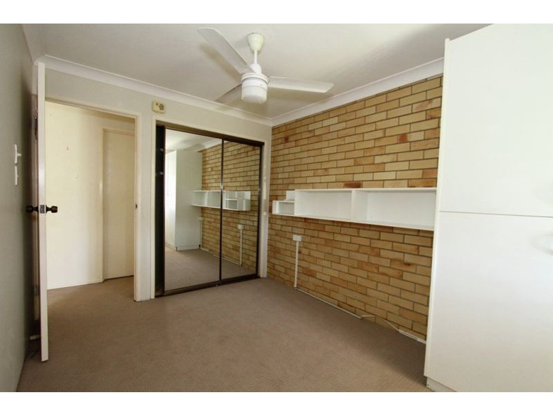 2/53 Ellen St, Woody Point QLD 4019