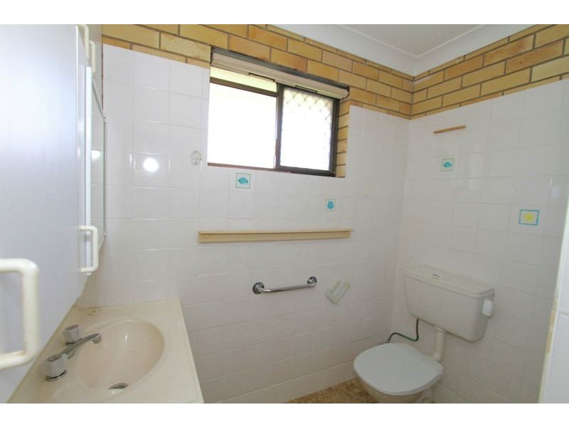 2/53 Ellen St, Woody Point QLD 4019