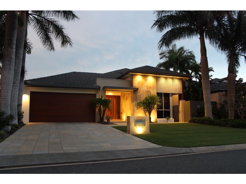 2158 Beaufort Way, Hope Island QLD 4212