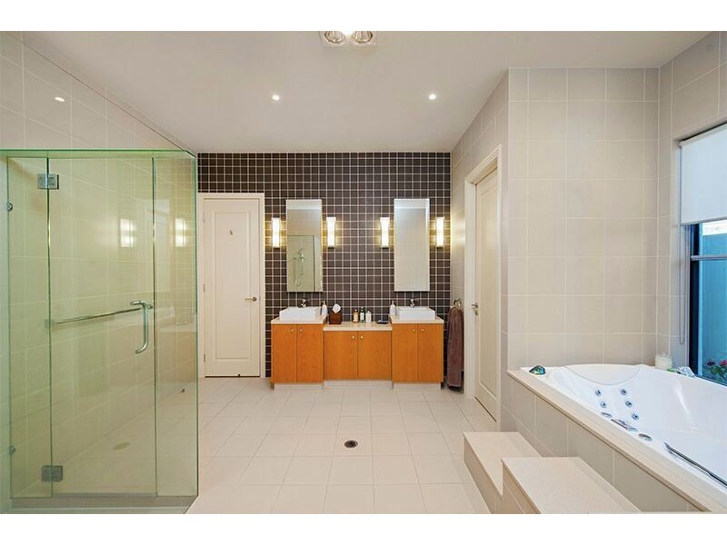 2158 Beaufort Way, Hope Island QLD 4212
