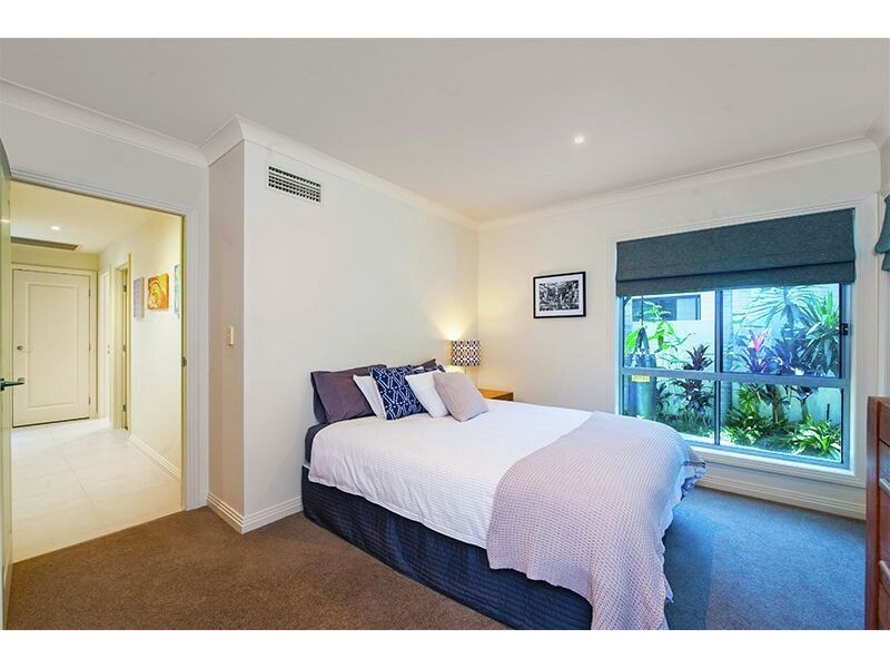 2158 Beaufort Way, Hope Island QLD 4212