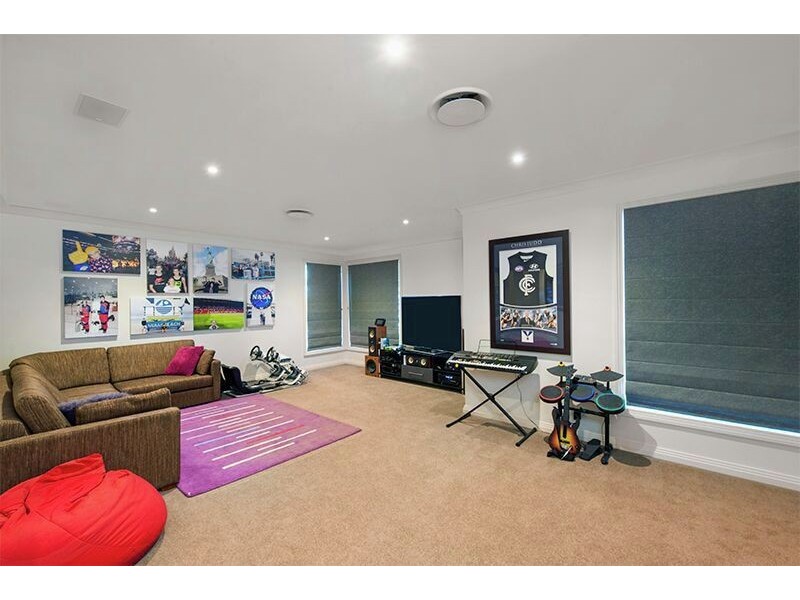 2158 Beaufort Way, Hope Island QLD 4212