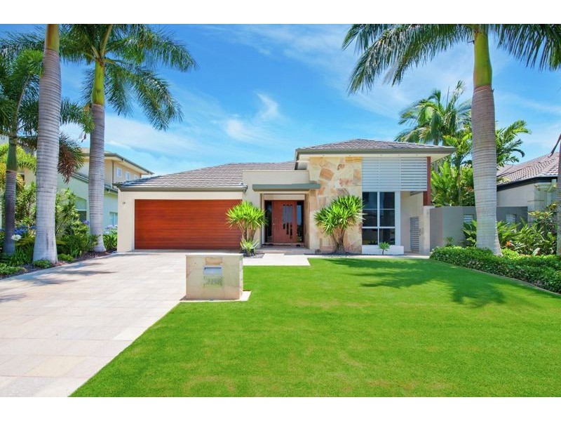 2158 Beaufort Way, Hope Island QLD 4212