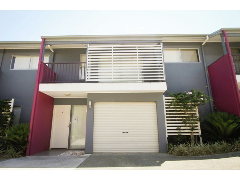 8/13-17 Caroline St, Woody Point QLD 4019