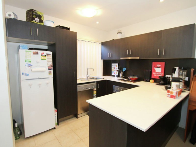 8/13-17 Caroline St, Woody Point QLD 4019