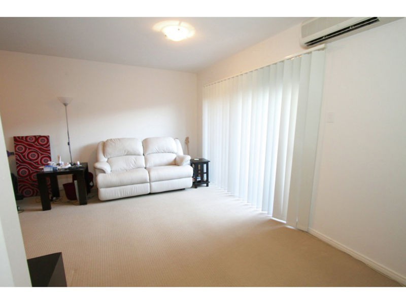 8/13-17 Caroline St, Woody Point QLD 4019