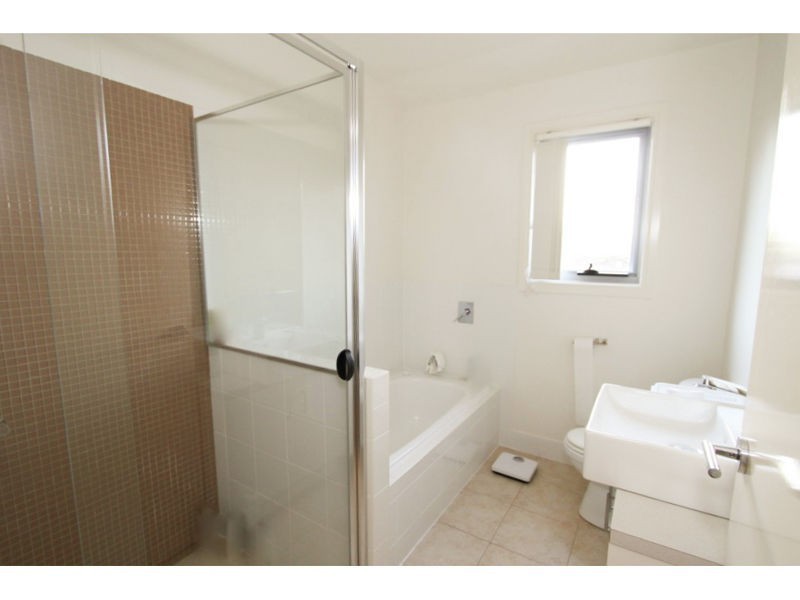 8/13-17 Caroline St, Woody Point QLD 4019