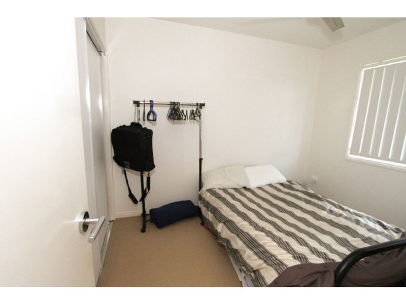 8/13-17 Caroline St, Woody Point QLD 4019