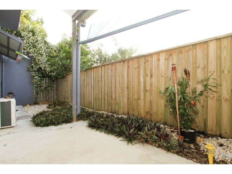 8/13-17 Caroline St, Woody Point QLD 4019