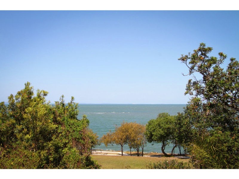 8/13-17 Caroline St, Woody Point QLD 4019