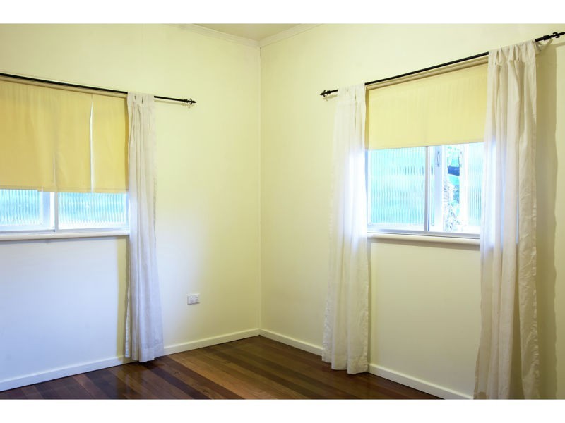 22 Amott St, Stafford Heights QLD 4053