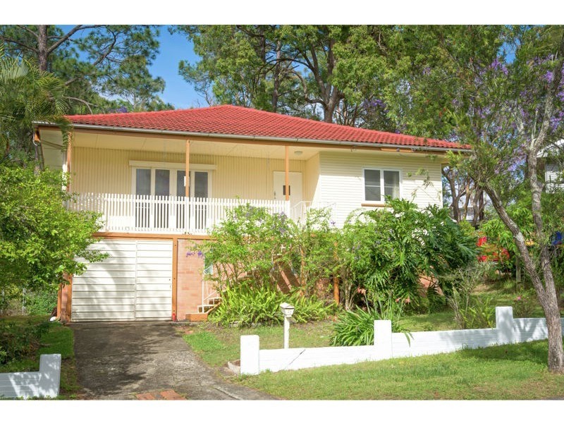22 Amott St, Stafford Heights QLD 4053