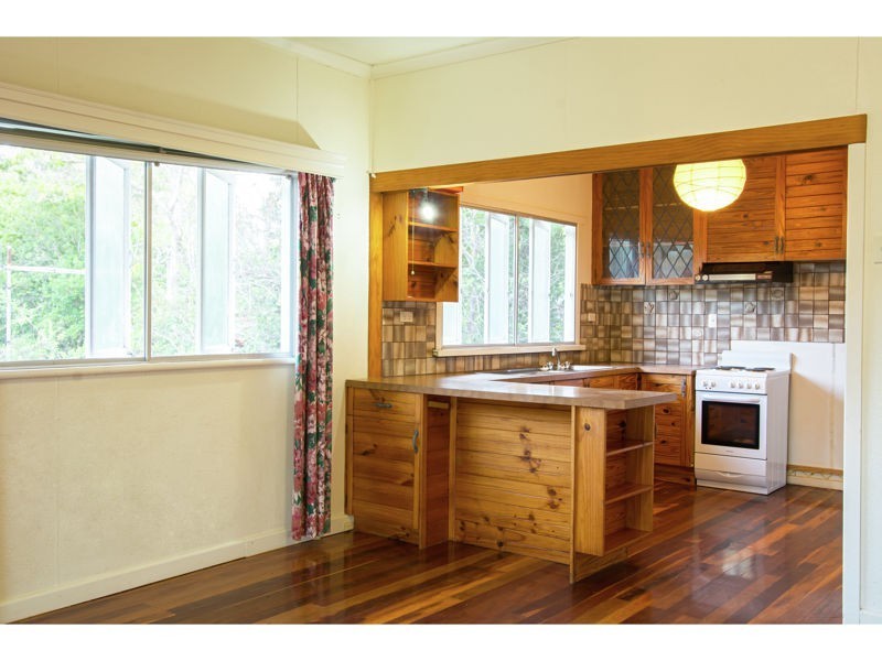 22 Amott St, Stafford Heights QLD 4053