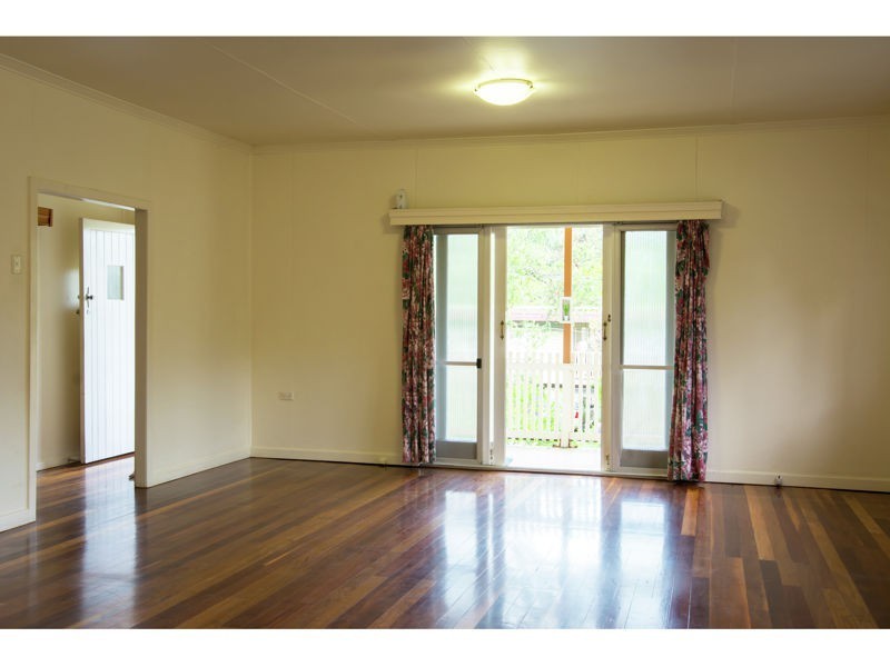 22 Amott St, Stafford Heights QLD 4053