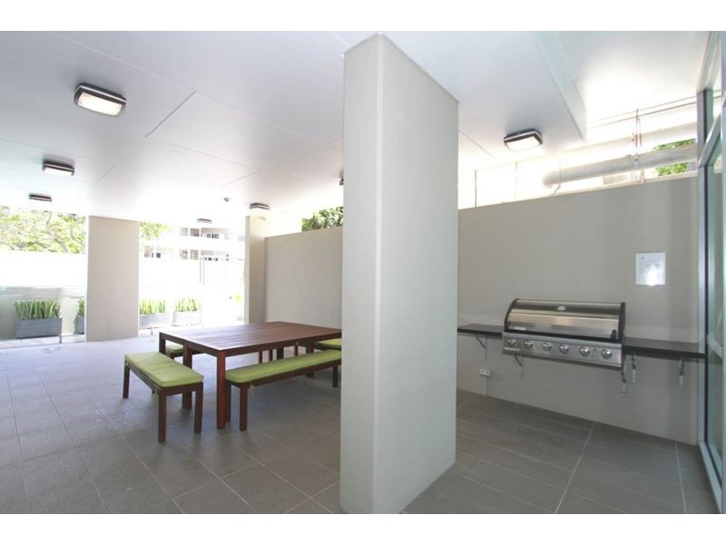 65/80 Hornibrook Esplanade, Clontarf QLD 4019