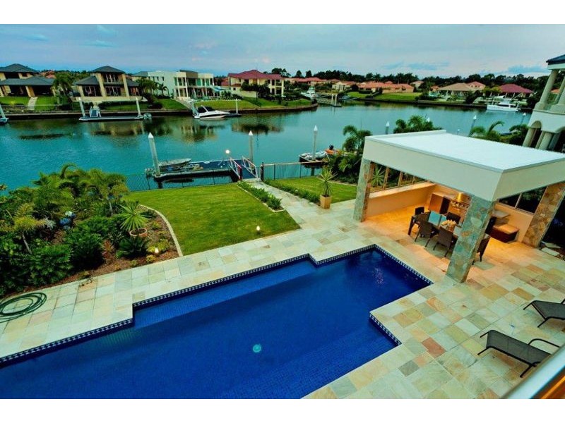 2327 Cressbrook Dr, Hope Island QLD 4212