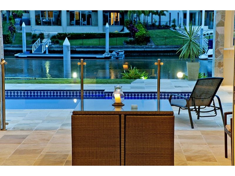 2327 Cressbrook Dr, Hope Island QLD 4212