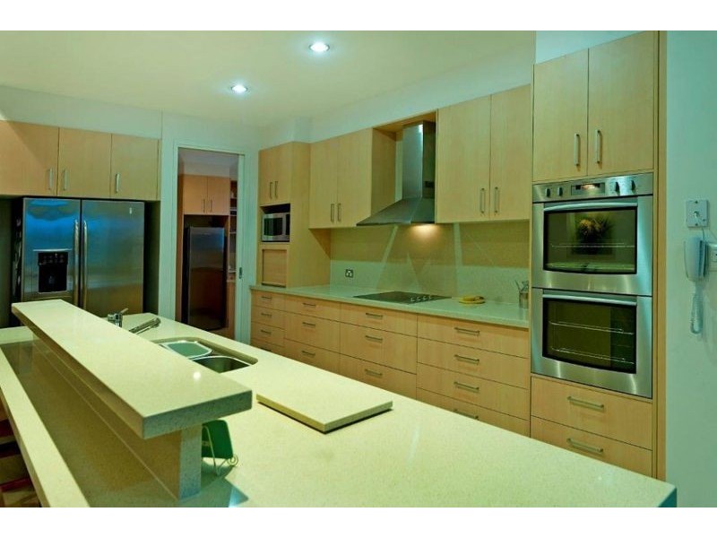 2327 Cressbrook Dr, Hope Island QLD 4212