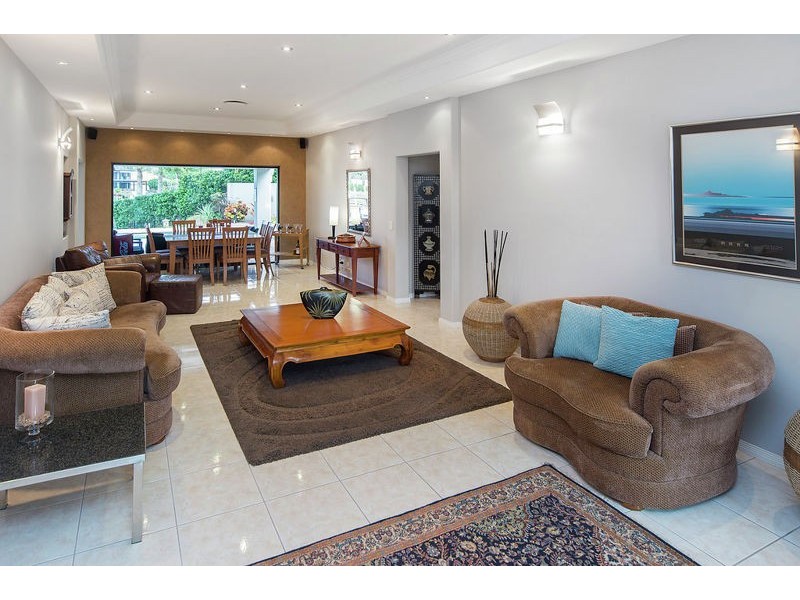 2114 Fernlea Cl, Hope Island QLD 4212