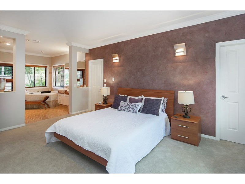 2114 Fernlea Cl, Hope Island QLD 4212