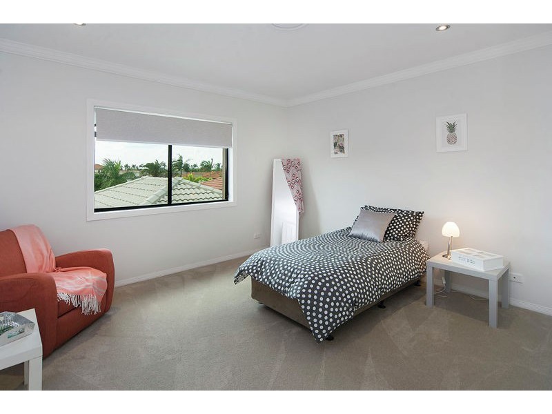 2114 Fernlea Cl, Hope Island QLD 4212