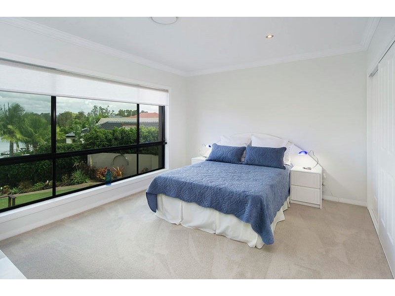 2114 Fernlea Cl, Hope Island QLD 4212