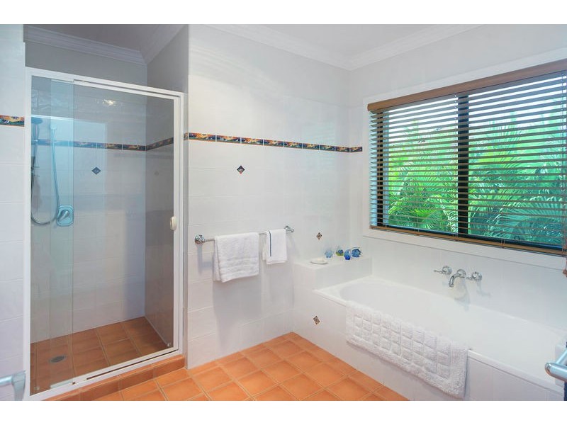 2114 Fernlea Cl, Hope Island QLD 4212